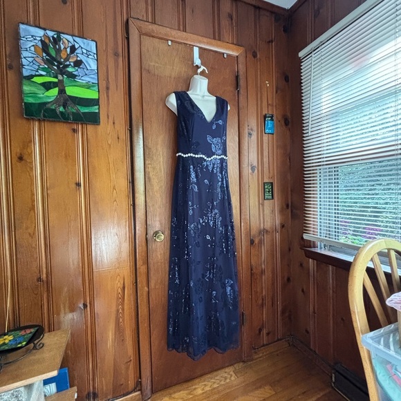 KARL LAGERFELD Elegant Navy Blue Evening Gown with floral sequin detailing sz.12 - Picture 1 of 15
